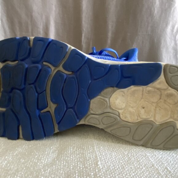 New Balance Women's 880 - Picture 8 of 13